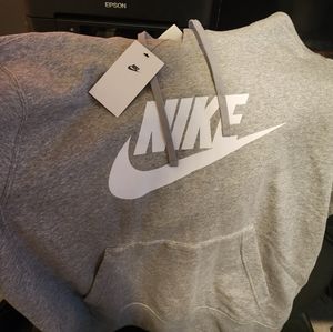 Gray Nike pullover hoodie